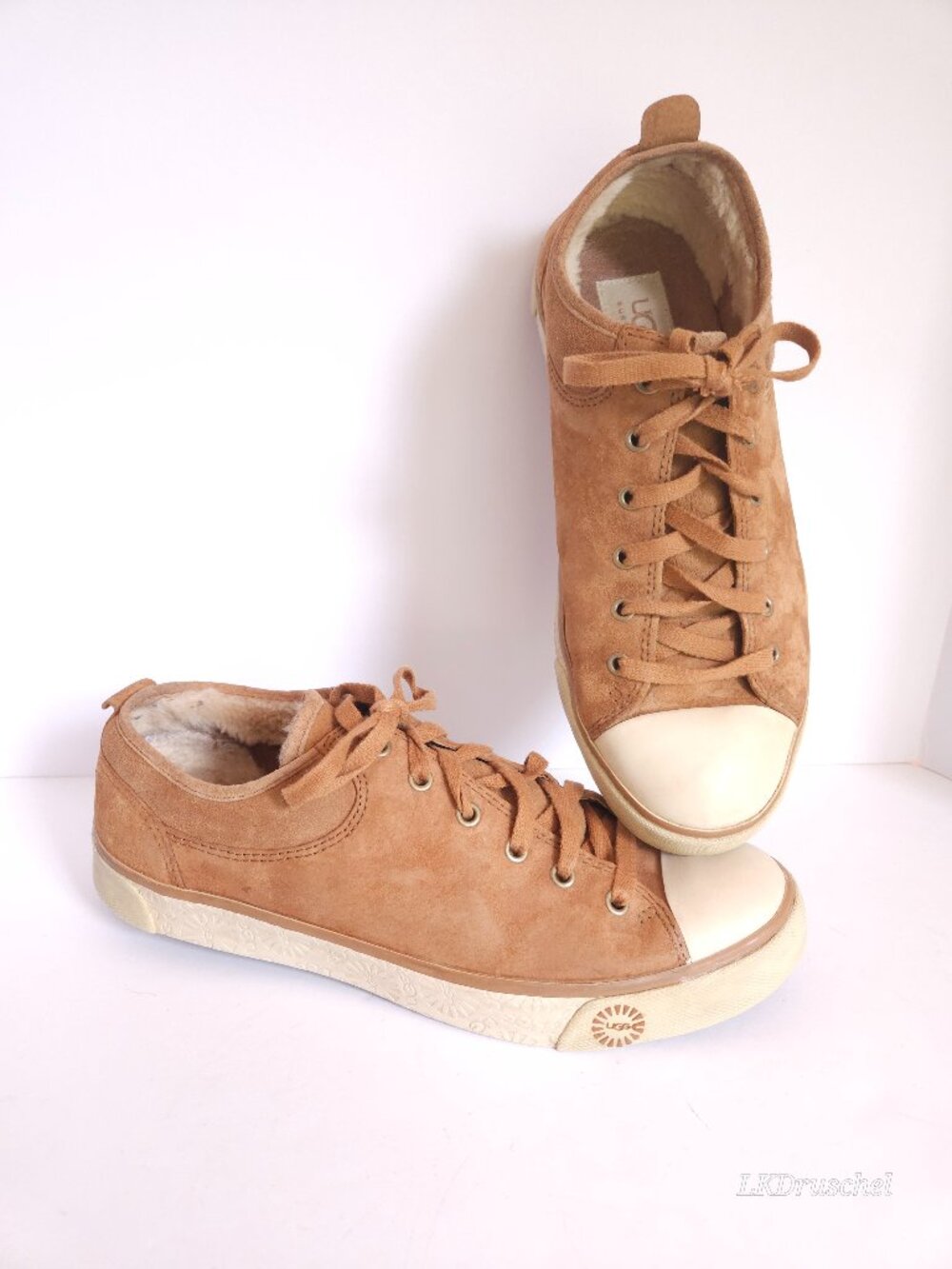 UGG Evera Chestnut Sheepskin Lined Suede Sneakers Women's 9